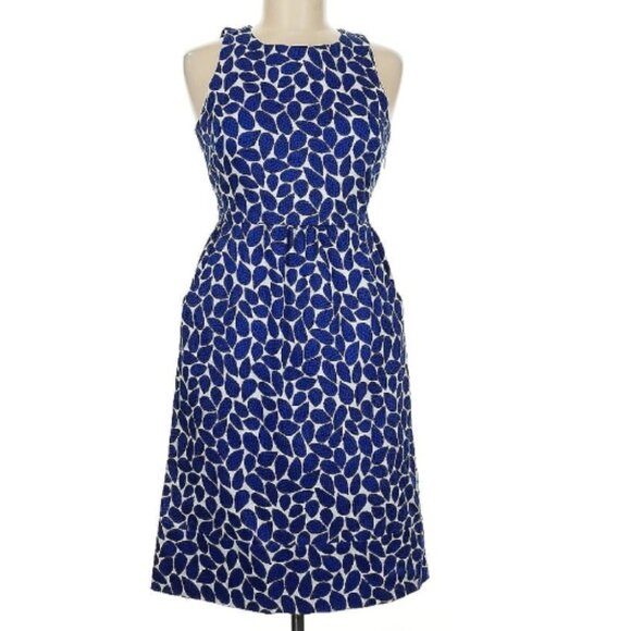WHIT Size 6 Cocktail white dress with blue leaf detail print LOVELY - Picture 1 of 4
